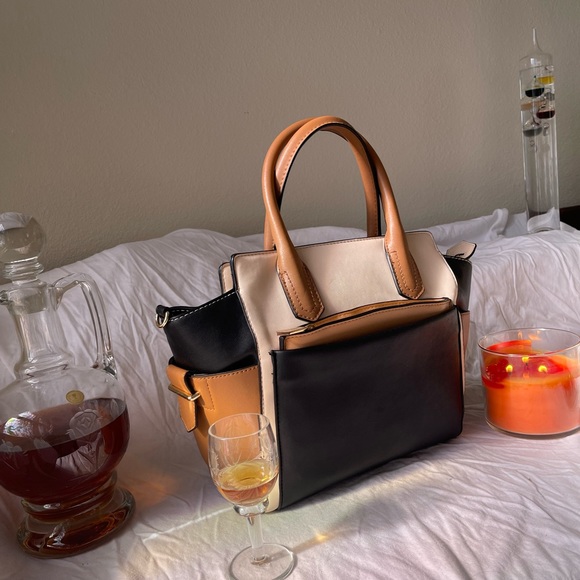 Genuine Leather Reed Bag - Picture 5 of 7